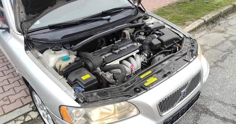 Volvo V70 cena 12999 przebieg: 249000, rok produkcji 2005 z Wieruszów małe 667